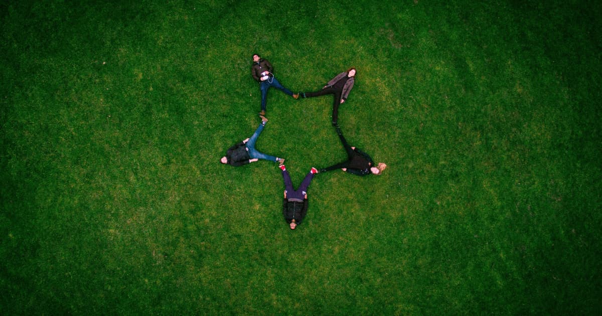 La rénovation des armoires de cuisine émerge comme une alternative pratique au remplacement complet