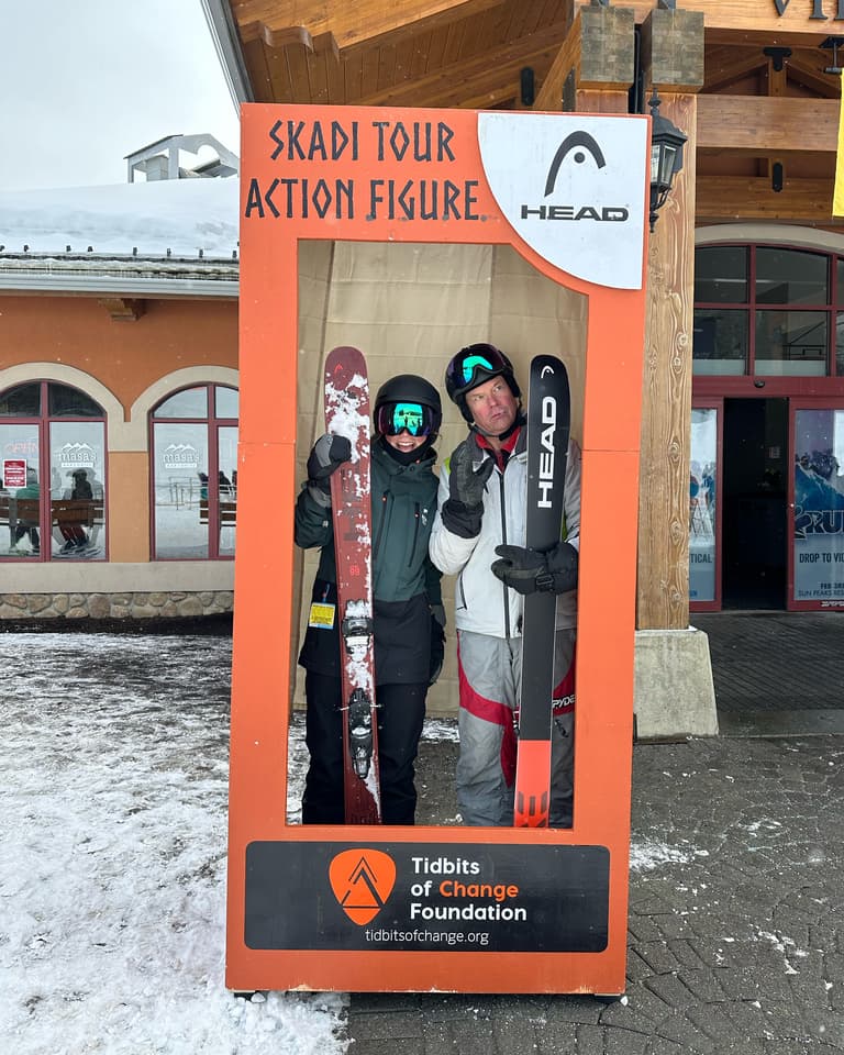 Un duo père-fille de Colombie-Britannique réalise une tournée historique de 44 stations de ski en 42 jours
