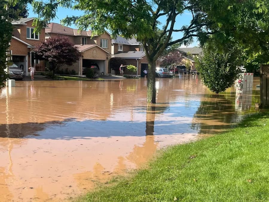 Une entreprise de nettoyage locale apporte un soutien crucial après les inondations de Burlington
